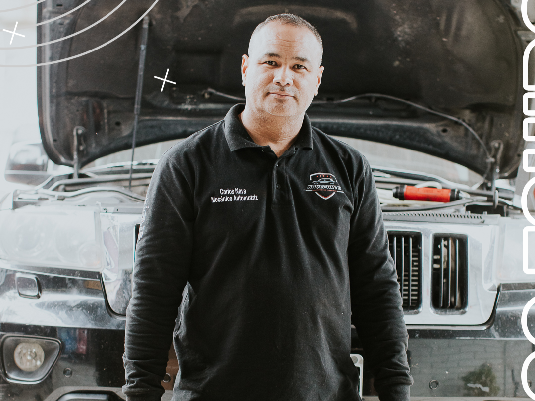 Personal de NavaParts trabajando